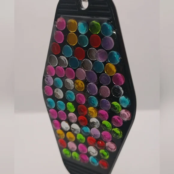 Motel Keychain Custom Retro Styled Black Colorful Gemstone Keychain Keyring - Picture 2 of 3